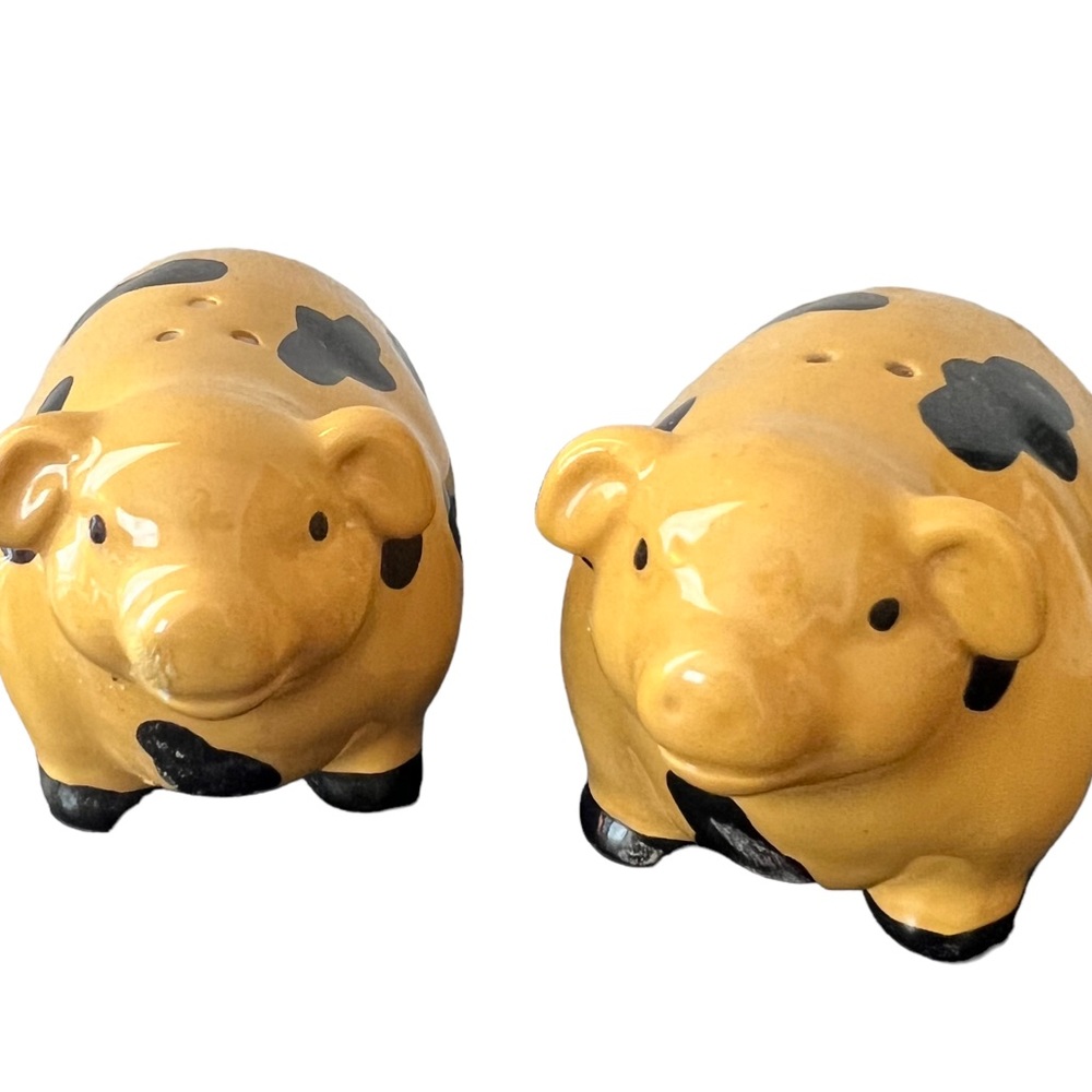 Pig Salt and Pepper Shakers